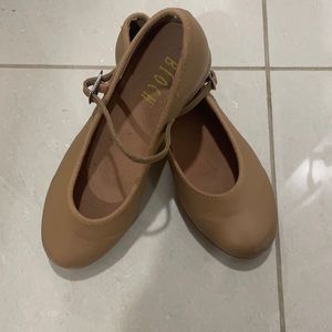 2 pairs of dance shoes 🩰 Tap and Jazz